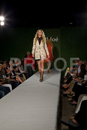 7016_DG_CLOE_FASHION_FISHER_11282011_AL1B2983