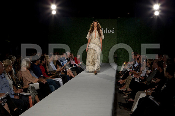7016_DG_CLOE_FASHION_FISHER_11282011_AL1B3024