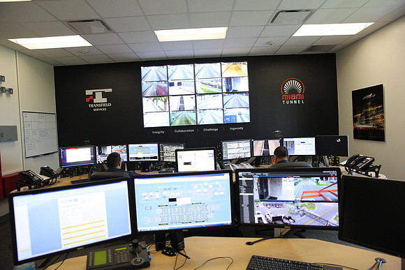 20151006_Port_MiamI_Control_Room_IMG_9131