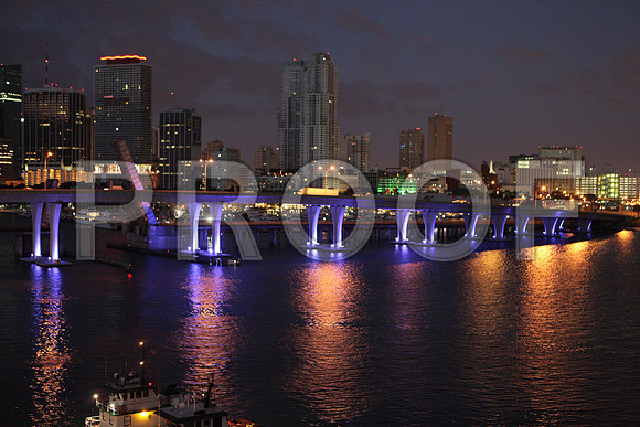 4959_DG_Miami_Skyline_from_Celebrity_Eclipes_Cruizes_IMG_8856