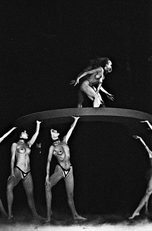 2516_FM_BW_35MM_CW_FOLES_1988_002