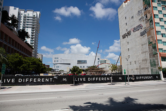 20160810_300_Biscayne_Vice_Moriarty_S5A1180