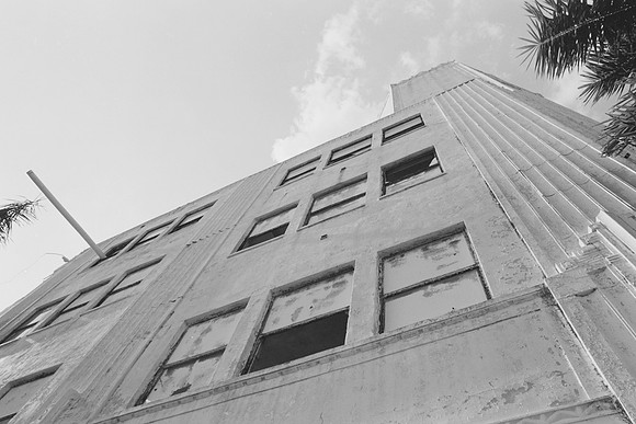 AZ2223-R1-E079 2