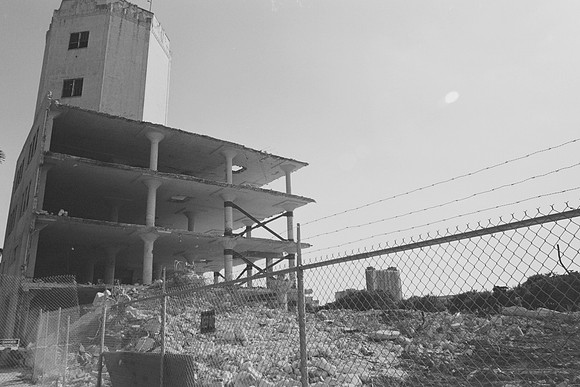 AZ2223-R1-E084