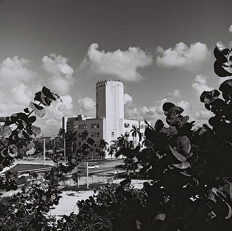 331020-R2-E044 300x9 2