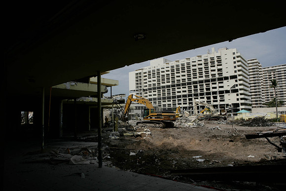 St_Regis_Demolition_20071025_Bal_Harbor_FL-0076-2