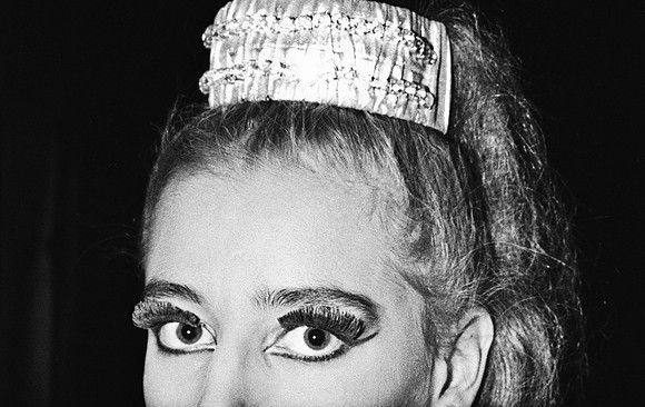 2524_FM_BW_35MM_CW_FOLES_1987_014
