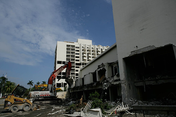 St_Regis_Demolition_20071025_Bal_Harbor_FL-0020-2