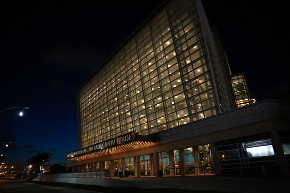 20150414_Arsht_Center_Architecture_by_Nigth_9C7C1946