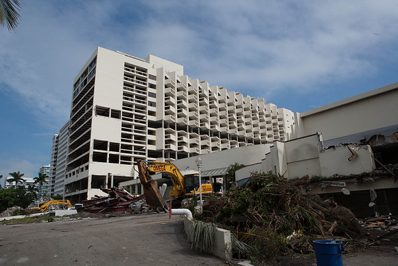 St_Regis_Demolition_20071025_Bal_Harbor_FL-0012