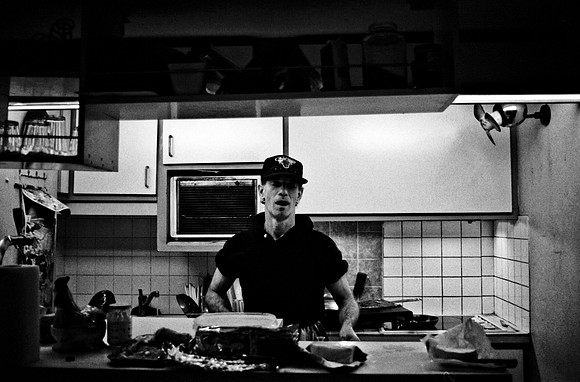 2512_FM_BW_35MM_CW_DEC_1991_21