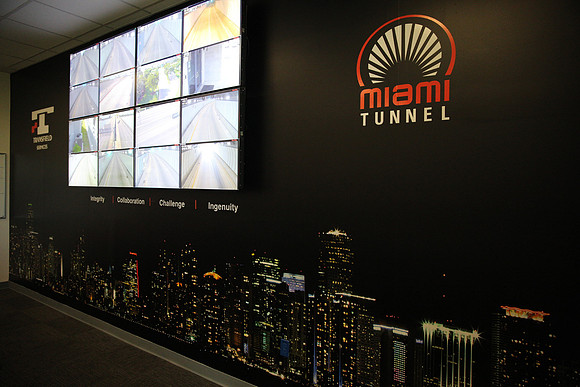 20151006_Port_MiamI_Control_Room_IMG_9174
