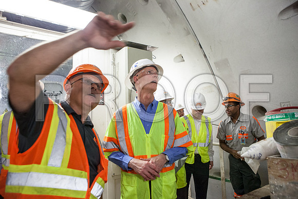 20120614-DG_Govenor_Rick_Scott_Visite_MT_Miami_FL_IMG-6558