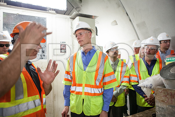 20120614-DG_Govenor_Rick_Scott_Visite_MT_Miami_FL_IMG-6590