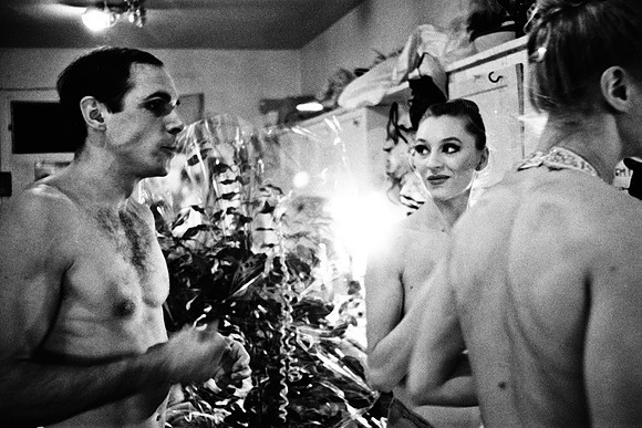 2515_FM_BW_35MM_CW_FEB_1992_014