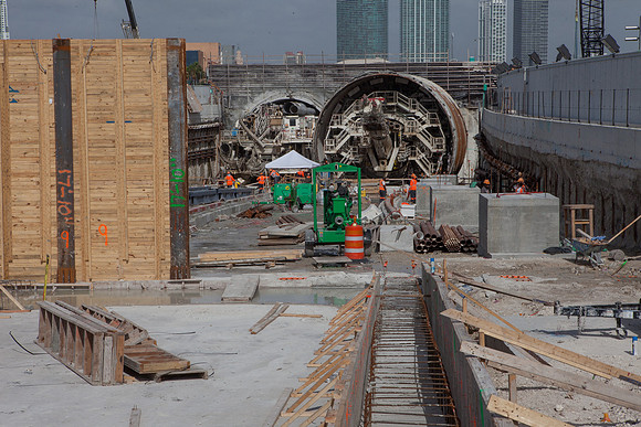 20120831-Miami_Tunnel_DG_Doge_Miami_FL_-8754