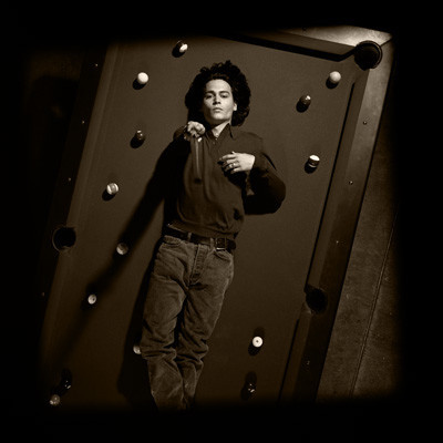 Depp_Johnny_Pool_Table_MGPfrt
