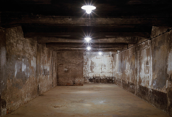 25 - Gas Chamber