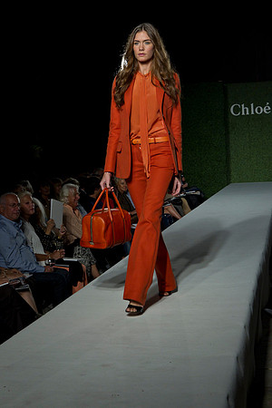 7016_DG_CLOE_FASHION_FISHER_11282011_AL1B2937