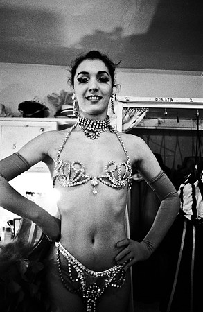 2519_FM_BW_35MM_CW_FOLES_JAN_1992_036