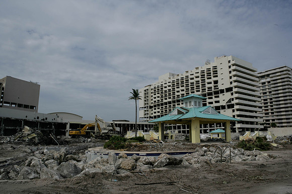 St_Regis_Demolition_20071025_Bal_Harbor_FL-0099-2