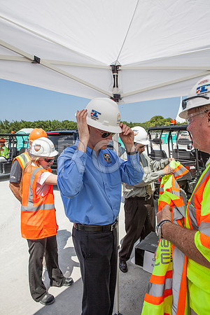 20120614-DG_Govenor_Rick_Scott_Visite_MT_Miami_FL_IMG-6404