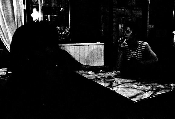 2522_FM_BW_35MM_CW_FOLES_BERGERE_1989_011