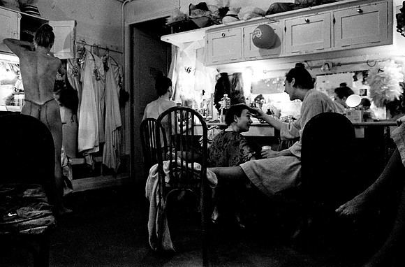 2514_FM_BW_35MM_CW_FOLES_1989_020