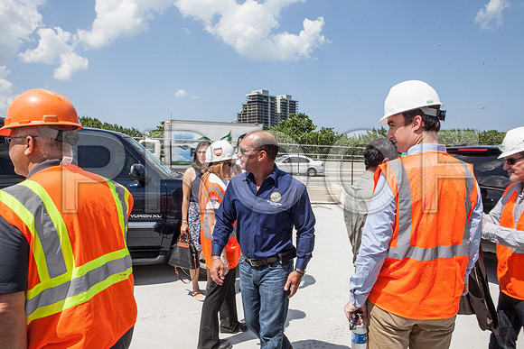 20120614-DG_Govenor_Rick_Scott_Visite_MT_Miami_FL_IMG-6391