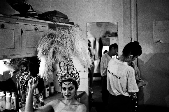 2518_FM_BW_35MM_CW_FOLES_1992_004