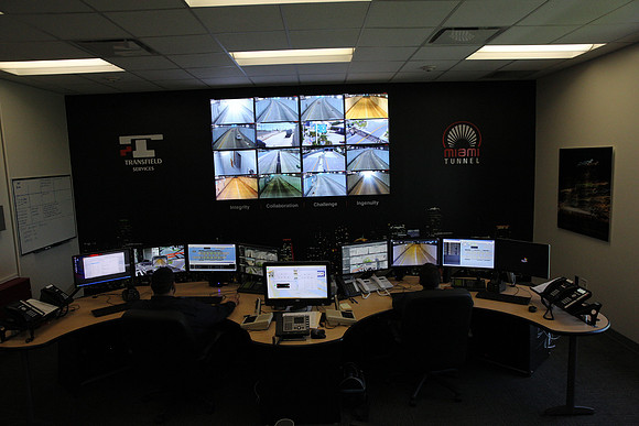 20151006_Port_MiamI_Control_Room_IMG_9166