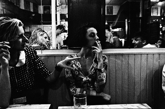 2522_FM_BW_35MM_CW_FOLES_BERGERE_1989_012