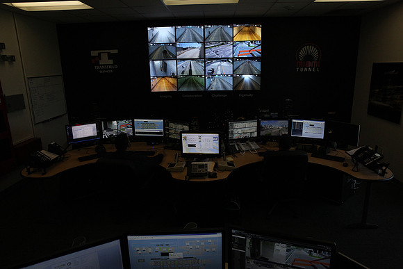 20151006_Port_MiamI_Control_Room_IMG_9156