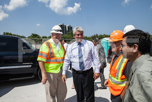 20120614-DG_Govenor_Rick_Scott_Visite_MT_Miami_FL_IMG-6398