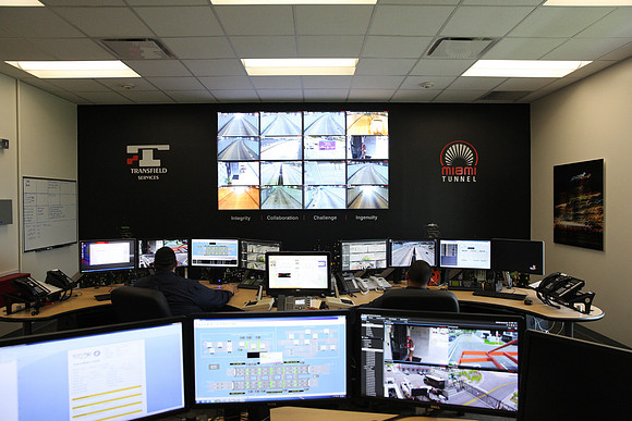20151006_Port_MiamI_Control_Room_IMG_9122