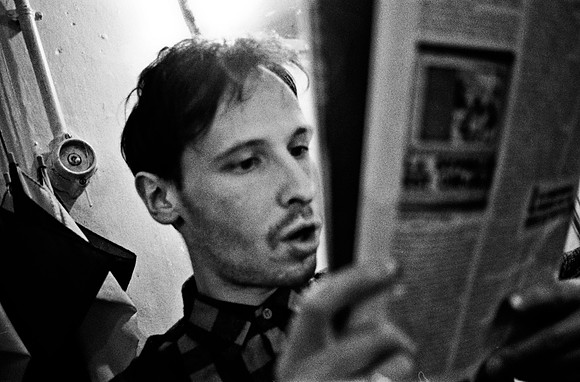 2519_FM_BW_35MM_CW_FOLES_JAN_1992_019