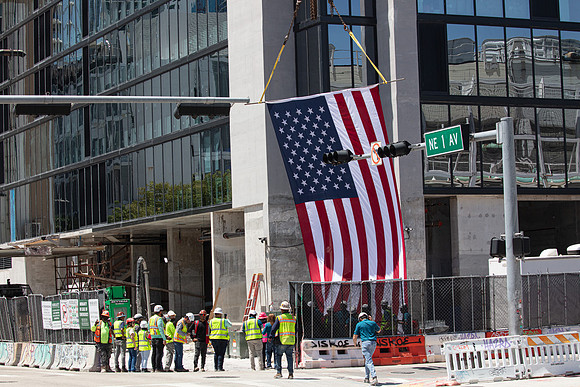 20260508_E-11 100�_Moriarty_20260508_E11_Flag_up_Moriarty_075A7103