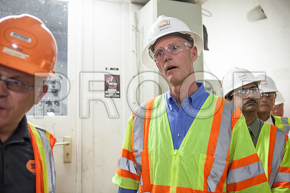 20120614-DG_Govenor_Rick_Scott_Visite_MT_Miami_FL_IMG-6604
