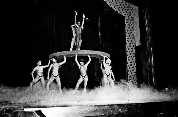 2516_FM_BW_35MM_CW_FOLES_1988_001