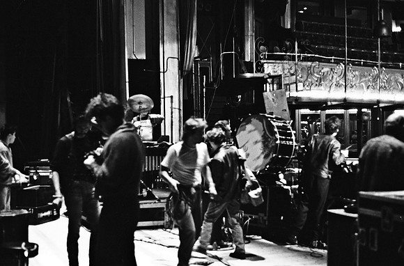 2510_FM_BW_35MM_CW_TOM_WAITS_CONCERT_PARIS_1985_001