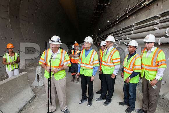 20120614-DG_Govenor_Rick_Scott_Visite_MT_Miami_FL_IMG-6989