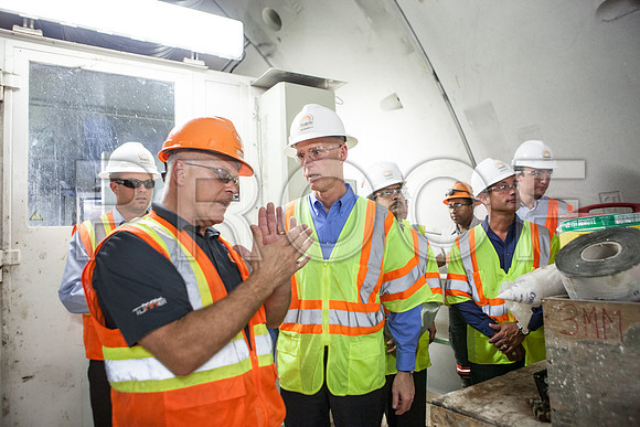 20120614-DG_Govenor_Rick_Scott_Visite_MT_Miami_FL_IMG-6559