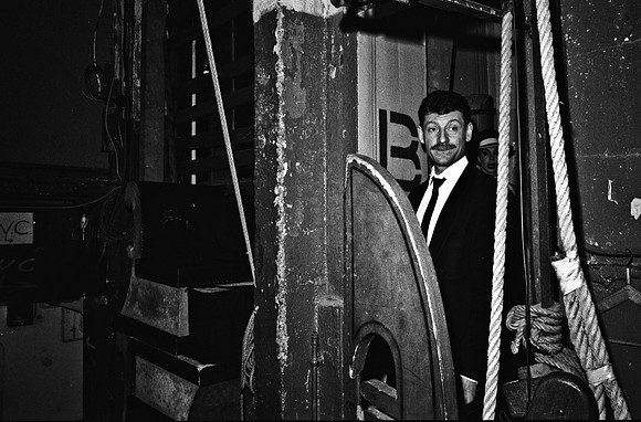 2517_FM_BW_35MM_CW_FOLES_1992_026