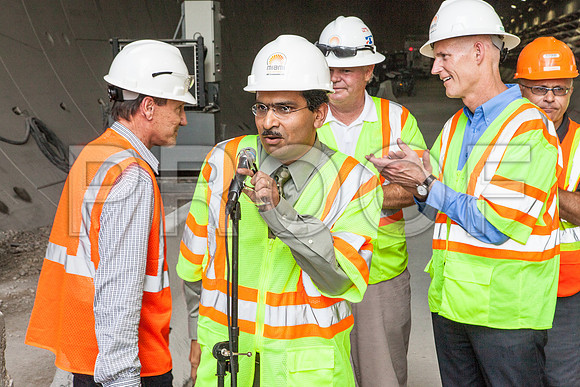 20120614-DG_Govenor_Rick_Scott_Visite_MT_Miami_FL_IMG-7036