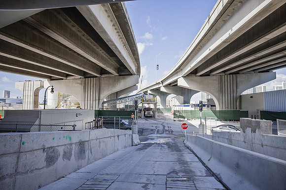 6068_DG_Miami_Tunel_FL_10262011_IMG_2334
