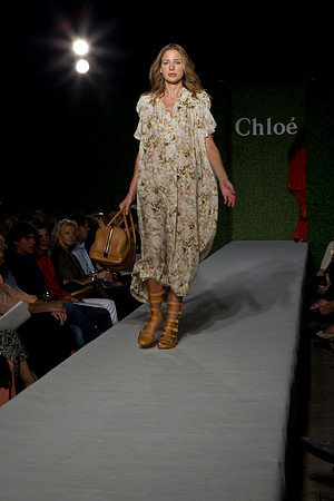 7016_DG_CLOE_FASHION_FISHER_11282011_AL1B2948