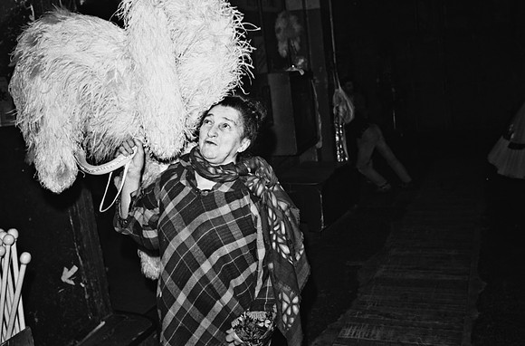 2518_FM_BW_35MM_CW_FOLES_1992_021