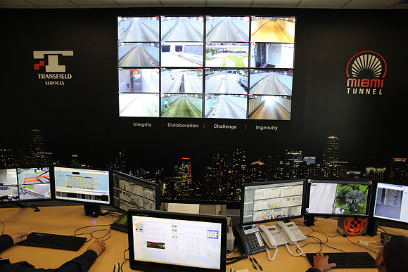 20151006_Port_MiamI_Control_Room_IMG_9143