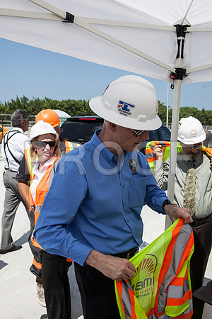 20120614-DG_Govenor_Rick_Scott_Visite_MT_Miami_FL_IMG-6408