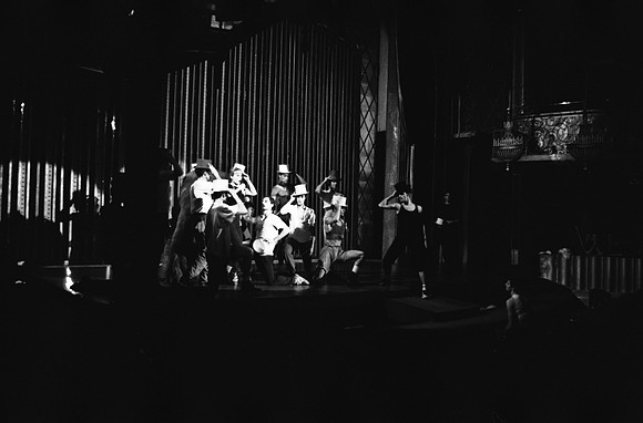 2523_FM_BW_35MM_CW_FOLES_JAN_1991_16